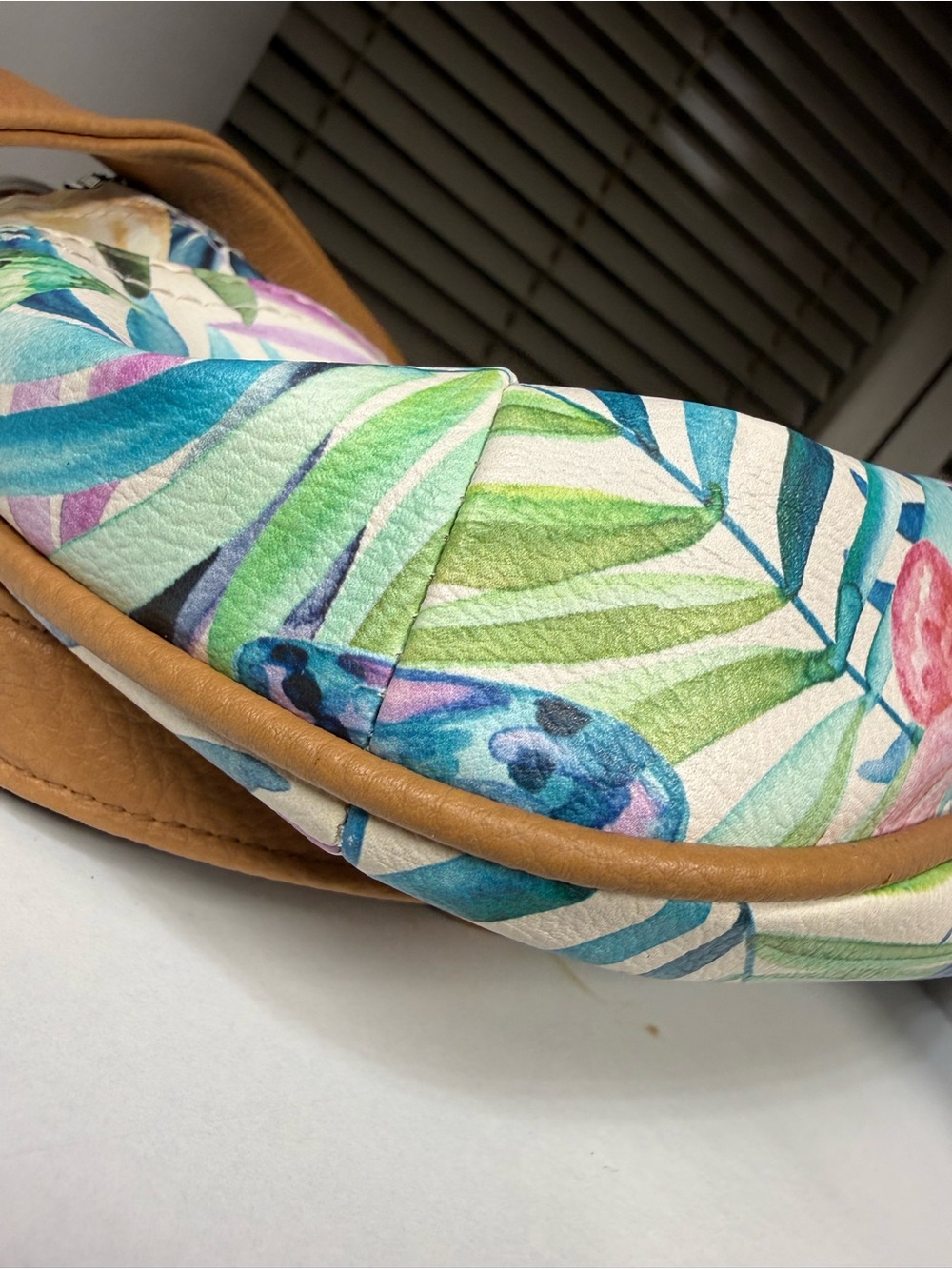 Rosetti crossbody bag butterflies and palm leaves - Picture 9 of 13